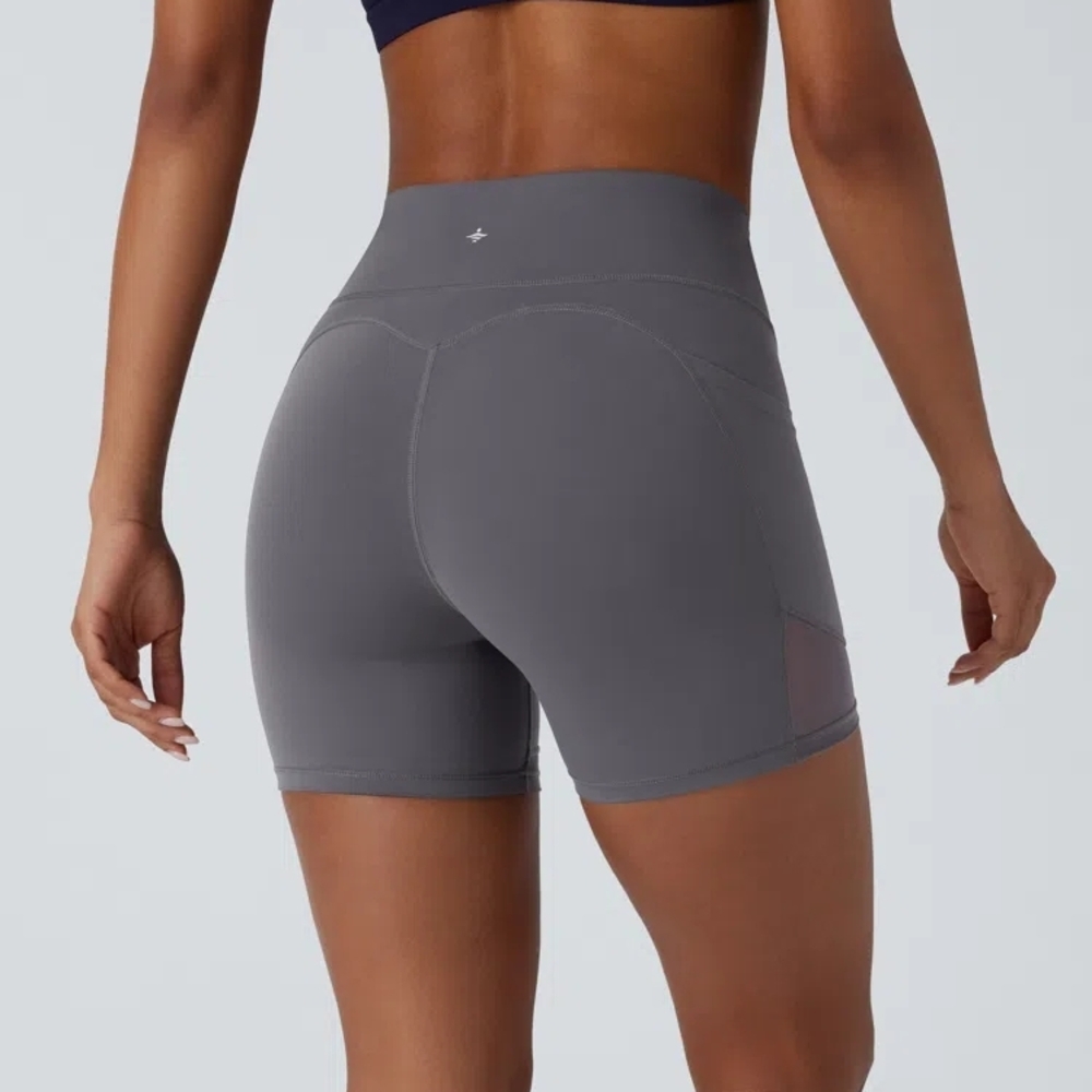 Halara Large UltraSculpt High Waisted Tummy Control Shorts‎ W/ Pockets